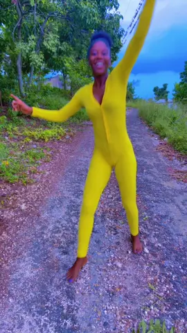 Pretti yellow bird 🐥🐤🤣 R.I.P Mr wacky 🕊️ #fypシ゚ #dancer #mrwacky  #elephantman #fyppppppppppppppppppppppppppppppppppp 