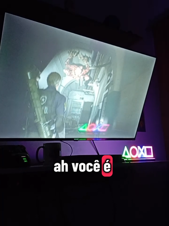 cada um com seu vício  #playstation #gamer #vicio #lazer #residentevil2remake 