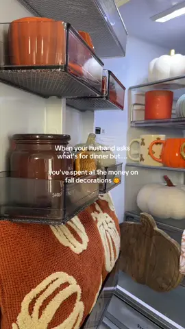 At least the house looks cute 🎃 #falldecor #autumndecor #homedecor #fallvibes #autumnaesthetic 