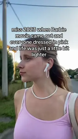 Barbie summer 2023 was basically 2016 Pokémon GO level joy #barbie #BarbieMovie #nostalgia #takemeback #fypdong 