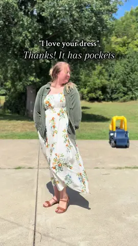 Why is our first response to a compliment always that our dress has pockets? 😂👗 Oh well, its true and we'll love it every time. 