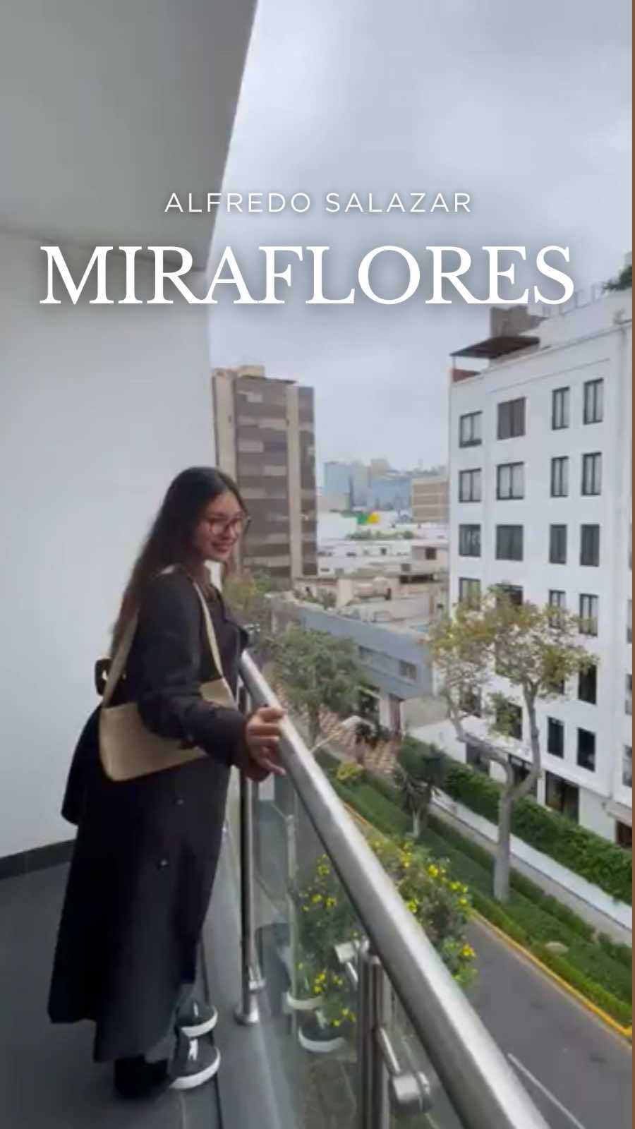 Departamento flat de estreno en Alfredo Salazar , Miraflores 📍  182 m² 📐 3 🛏️ 3 🚗  Ubicado en Mirasidro , una de las mejores zonas para vivir ✨ Agenda tu visita al 📲 908 880 068 #miraflores #departamentoenventa #departamento #realestate 