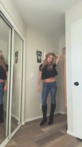 song brings me back to fall 2021 #OOTD #outfitinspo #fallfashion #chic #2000s 