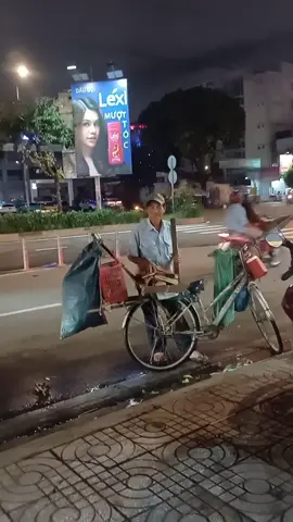 hùng cảm ơn tất cả những anh chị em MTQ rất nhiều đã đồng hành cùng hùng.chuc tất cả những anh chị em MTQ thật nhiều sức khỏe..