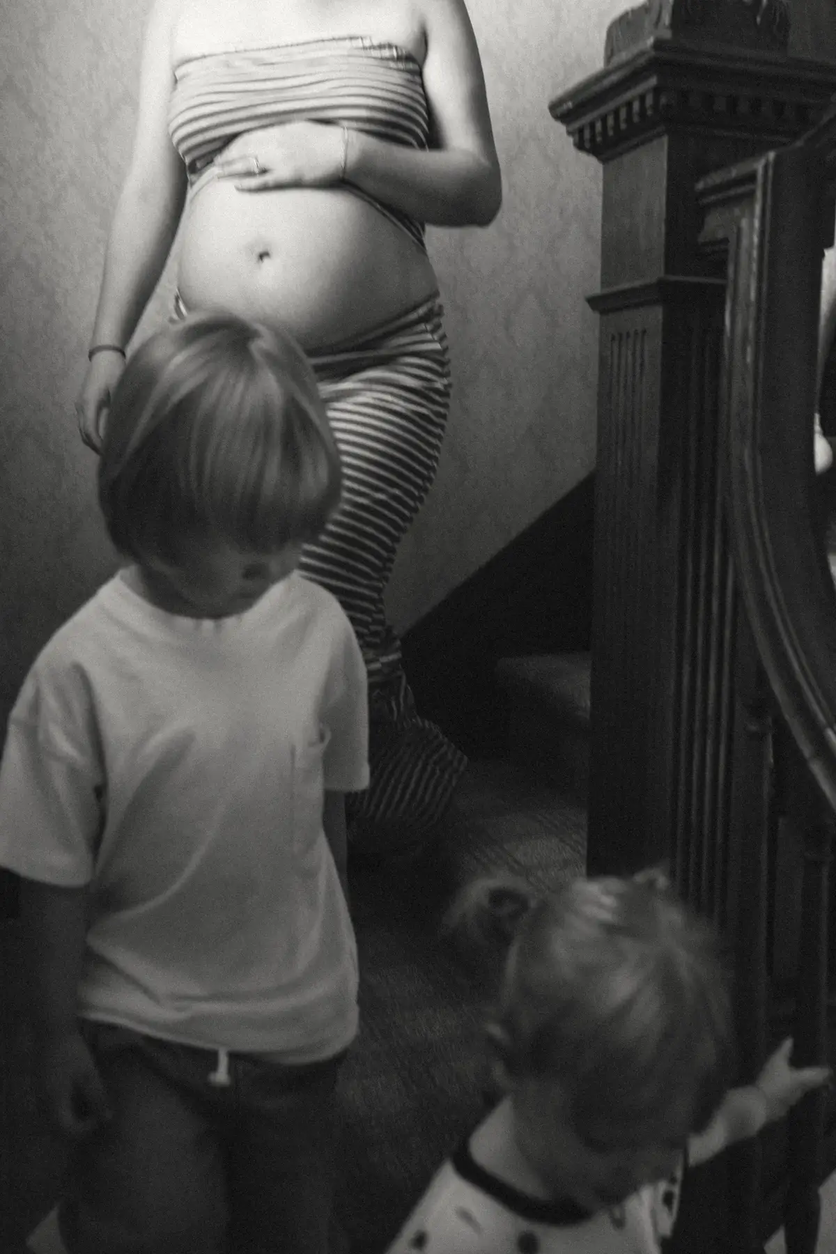 I can’t believe in less than 6 weeks we will be adding one more babe to this constant chaos but I am so excited 🥲 also @frankiephoto_ always does the best job of capturing our family #33weekspregnant #familyphotos #familyof5 #momlife #babynumber3 