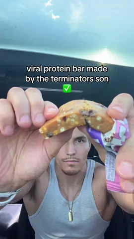 protein, lions mane, omega 3’s, ashwagandha and fiber…this bar may have it all….andddd it passes the taste test! 