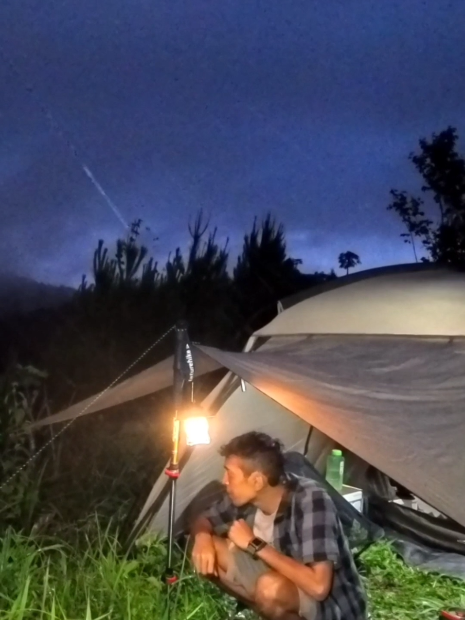 camping in the rain #campingintherain #thunderstorm #campinginheavyrain 