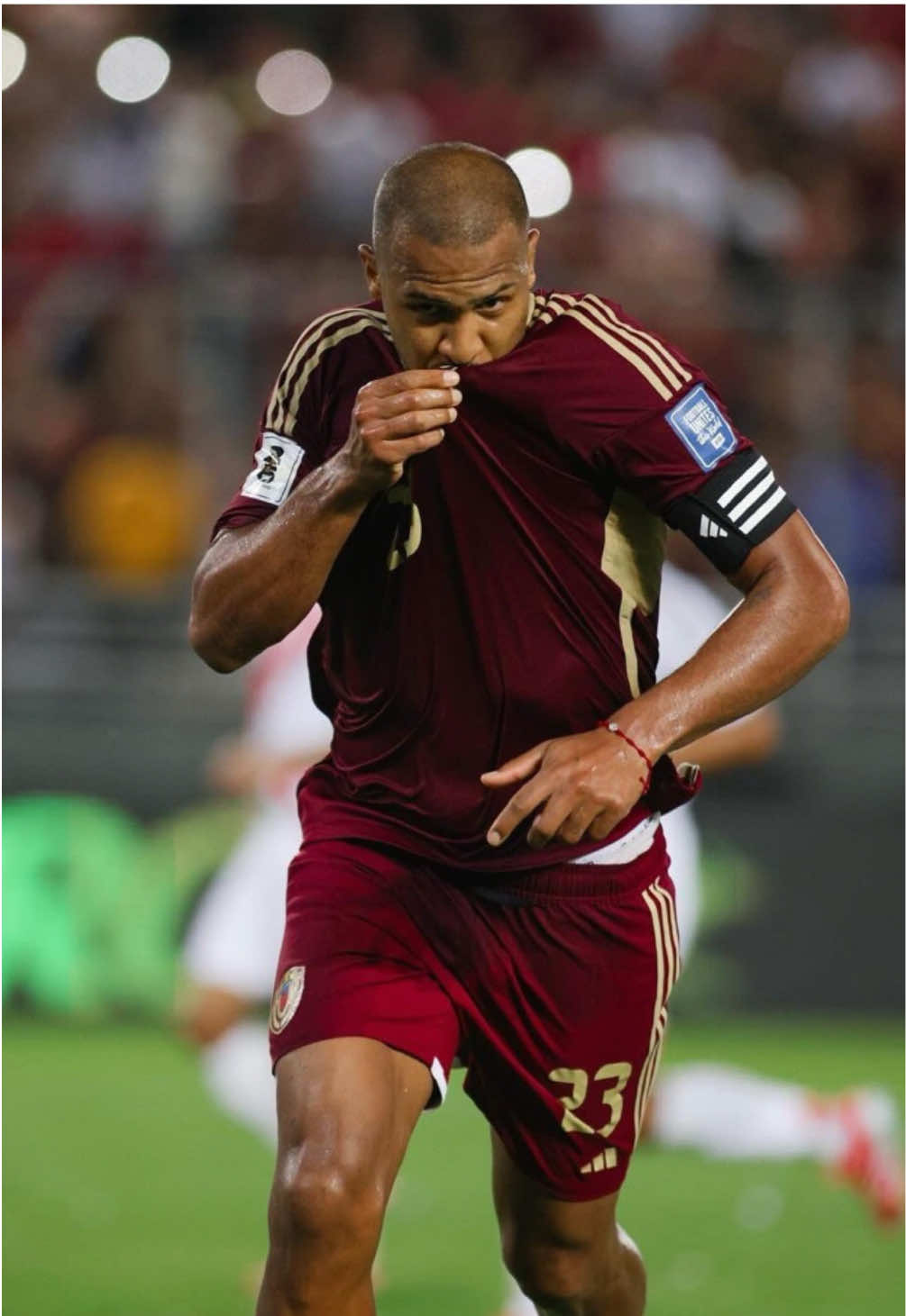 Venezuela debe jugar con TITULARES o SUPLENTES? #fyp #futbol⚽️ #venezuela #vinotinto #mundial 