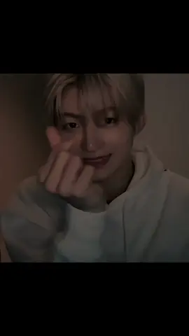 no but the amount of jihoon’s noonas after blonde jihoon trending no1 in sk 📈📈📈 sorry noonas can’t lose 😜 #jihoon #hanjihoon #지훈 #TWS #투어스 #twsedit #kpop #fyp #foryoupage #xyzbca 