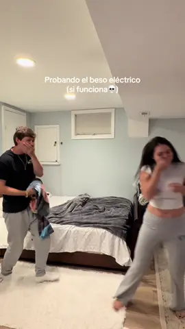 AJAJAJAJAJAJAJAJSJA QUE GONO**** #beso #electricidad #hair 