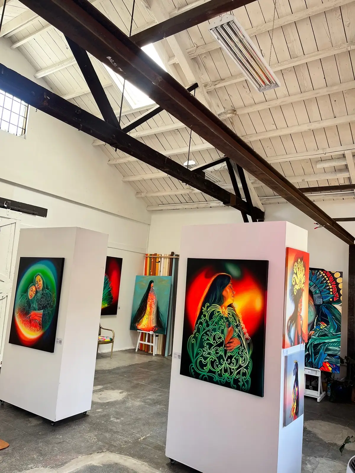 THANK YOUUU so much to everyone who came out to my Pop Up Exhibit!🔥🔥🔥It was so nice to finally meet you🙏🥹It turned out exactly how i imagined and I am still so insanely grateful the stars aligned for us to share in this intimate experience together🤲✨ I really want to take a moment to express how meaningful it was for Brittany @Brittany Bravo to extend her space to the community with Bravo Studios 😍and to my family @PhotoByAyala @Mo.inkoriginal for making this even possible! I love you so much🫂❤️‍🔥 Special s.o to Kazaa Studios for these incredible mobile walls! It was the perfect touch🙌To the best of friends for always being real ones!🫶💯Salud to new friendships! I’m so happy our paths aligned in this way🙏🥂  #artexhibit #artinstallation #contemporaryart 