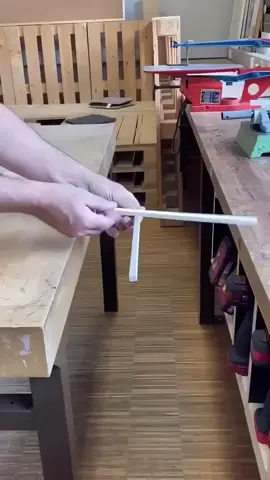 Jembatan Leonardo da Vinci ini adalah contoh nyata kejeniusan di balik desain yang sederhana namun kuat! #LeonardoDaVinci #JembatanDaVinci #StrukturMekanik #InsinyurSeni #InovasiKlasik 