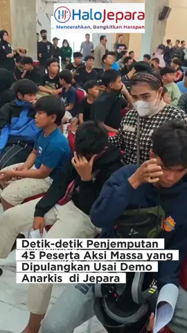 Detik-detik Pemulangan 45 peserta aksi massa yang berujung anarkis dan disertai penjarahan aset daerah di Jepara.  #demo #jepara #polresjepara 
