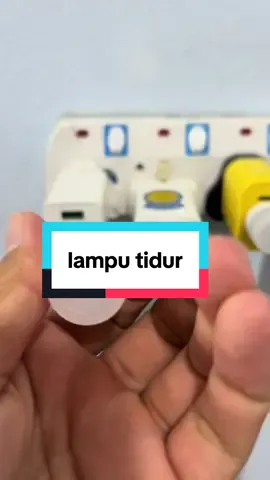 lampu tidur comel-comel.. ada pilihan warna putih dan kuning.. beli banyak2 masukan di suiz kepala cas hp kita ja dan on selesai #salamteloberjipo #melanau #fyp #fypシ゚viral #support_me #tetapsemangat #thankyou #follow_me 
