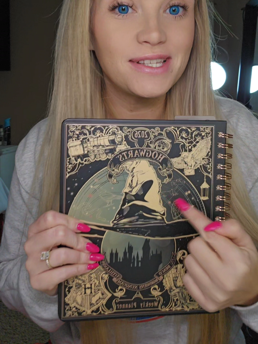 tell me one planner better than a harry potter planner 🥰❤️. #harrypotter #hogwarts #harrypottertiktok #planner #tiktokshopcreatorpicks 