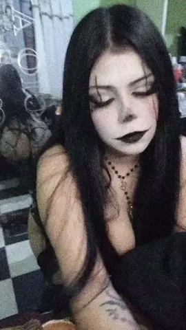 🥹 @Nemo♱ segue minha conta reserva? #clownmakeup #🦇 #mulherdepreso🔓🕊👫💍 