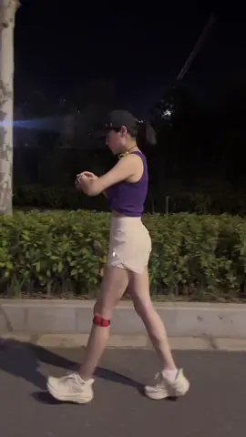 Mở đồng hồ lên và chạy thôi #chaybo #thoitrangchaybo #aochaybo #quanchaybo #giaychaybo 