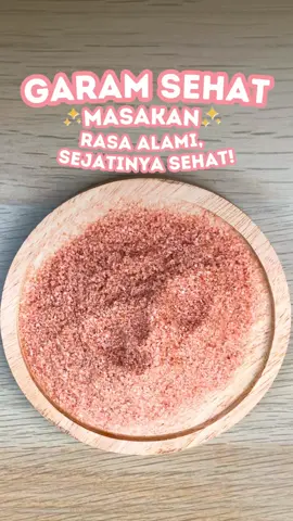 Himalayan Pink Salt- Rasa Alami, Sejatinya Sehat! Pernah ngerasain bedanya masak pake garam himalaya? Ini bukan sembarang garam, tapi Himalayan Pink Salt dari Bakul Saudi! Asli dari Tambang Garam Khewra di kaki pegunungan Himalaya, yang kaya mineral alami. Cocok banget buat masakan sehari-hari, infused water, sampai perawatan alami untuk tubuhmu. Bebas pengawet, rendah sodium, dan 100% halal. Yuk buruan order dan check out sebelum kehabisan! #garam #garamhimalaya #himalayansalt #pinksalt #natural 