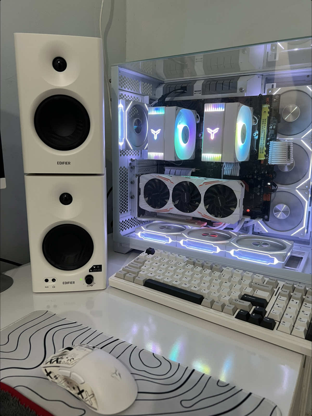 Test loa MR4 trên #soundcloud đến từ nhà TRÀ PANDA  @TIẾN ENTER ✈︎  #loachinhhang #edifer  #mr3 #mr4