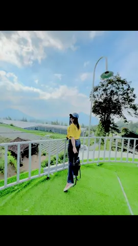 Apapun Cerita diluar sana, Aku hanya ingin Selalu berusaha Bagimana, masa depan yang diimpikan tidak akan pernah sia sia ✋🏻 #fyp #salatiga24jam #4u #masukberandafyp #semarangstory #kabsemarang #kopeng #jandamuda #semarang #salatiga 