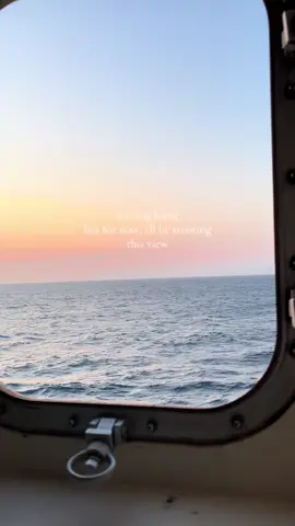 🌅#lifeatsea #maritime #seaman #seawoman #shefarer #bulkcarrier 