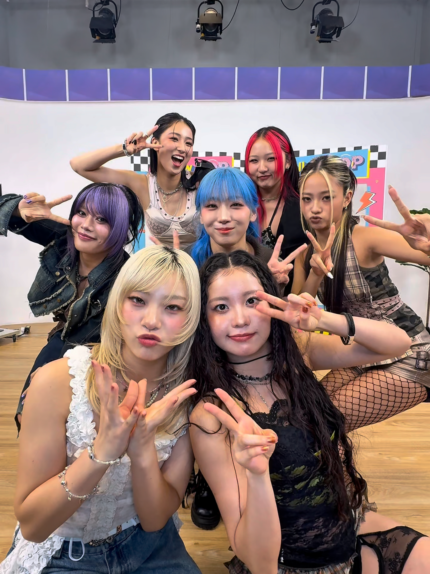 ✨ Performance ปังไม่ไหว! ขอบคุณสาว ๆ HANA ที่นำเพลงดี ๆ อย่าง Blue Jeans มาฝากชาว Mellow POP ด้วยนะคะ 💙 . #MellowPOP  #HANA #BlueJeans  @hana_brave_official