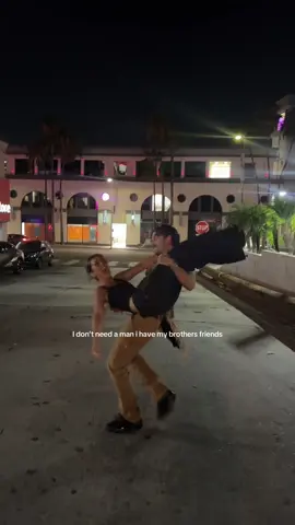 Most unaestheticly pleasing version of this trend😭 @Hootie Hurley 