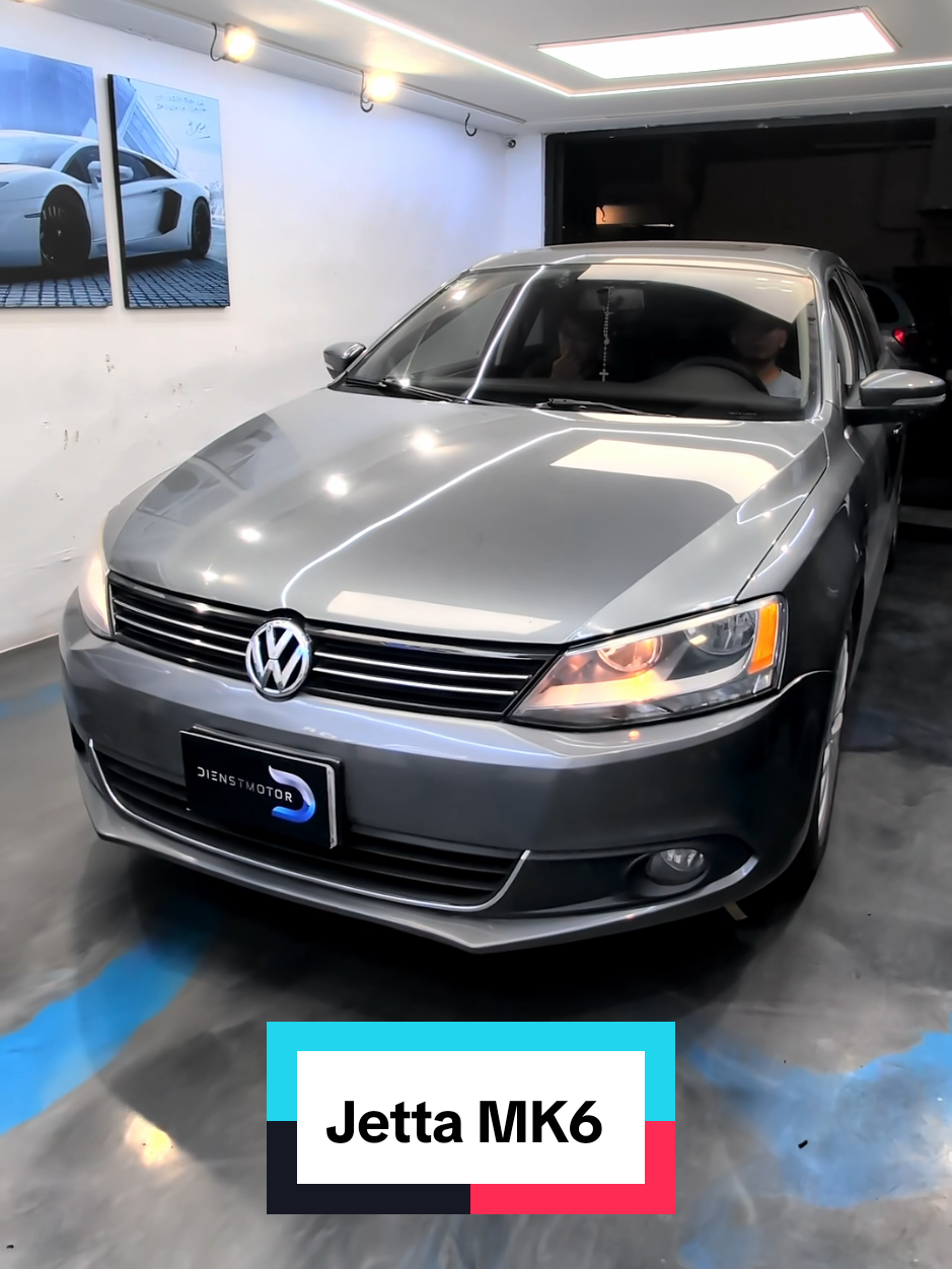 Actualizamos este Volkswagen Jetta MK6 con nuestro servicio Full multimedia: pantalla Android china marca Dienstmotor con CarPlay y Android Auto inalámbrico y un virtual cockpit específico para Volkswagen. #CarPlay #AppleCarPlay #Volkswagen #Jetta #mk6 