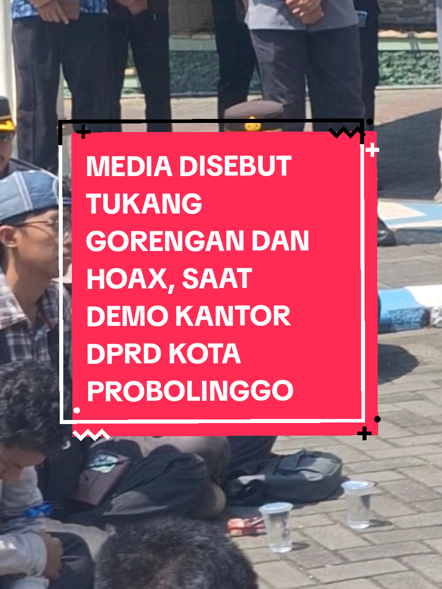 Demonstrasi ke Kantor DPRD Kota Probolinggo, Pendemo Sebut Media Tukang Gorengan hingga Hoax,, #demonstrasi #dprdkotaprobolinggo #affankurniawan #ojol #probolinggo 