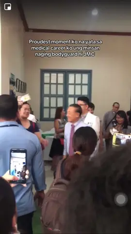 Maka smile naman akala mo ako pinipicturan. #JMC #Christmas #fyp #foryou 