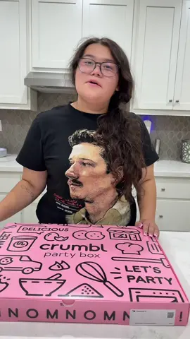 Let’s make a Crumbl Burrito #crumbl #crumblcookies #chipotle #burrito #izzy 