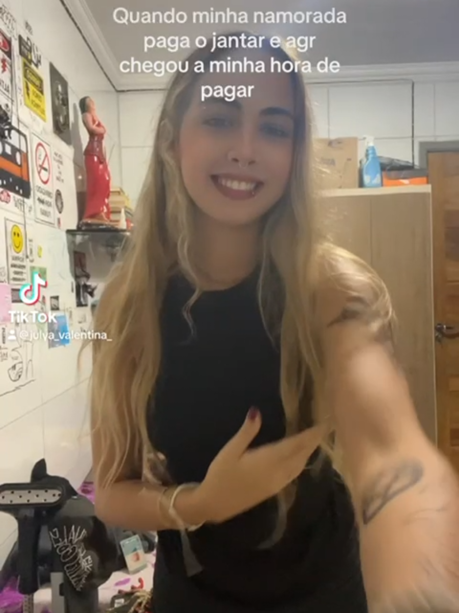 é so uma desculpinha 👋 @julya Valentina 