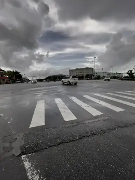 “分钟的相隔一万分钟的错过，一次的相遇一万次的梦想。 