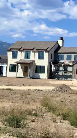 Some homes make you pause mid-scroll… this one does just that. Stone + wood. Modern lines + timeless details. Copper + black accents. It’s simple but striking—like it could stand a century and only look better with age. 👉 Which detail grabs you first: the stonework, the wood siding, or those black-framed windows? #ArchitectureLovers #AlpineManor #LuxuryHomes
