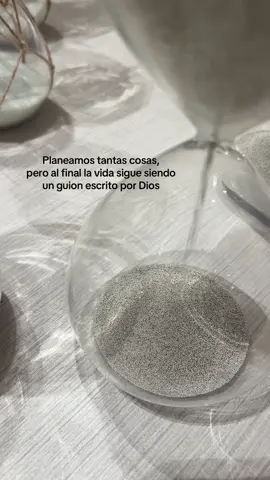 Planeamos tantas cosas, pero al final la vida sigue siendo un guion escrito por Dios#fyppppppppppppppppppppppppppp #paratiiiiiiiiiiiiiiiiii #notes #tik_tok #fyp 
