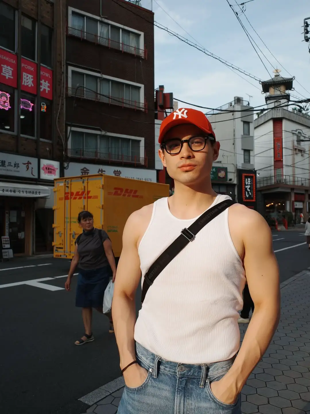 Ralph de Leon shares snapshots of himself enjoying every moment of his Japan adventure! 📷 de Leon/Instagram