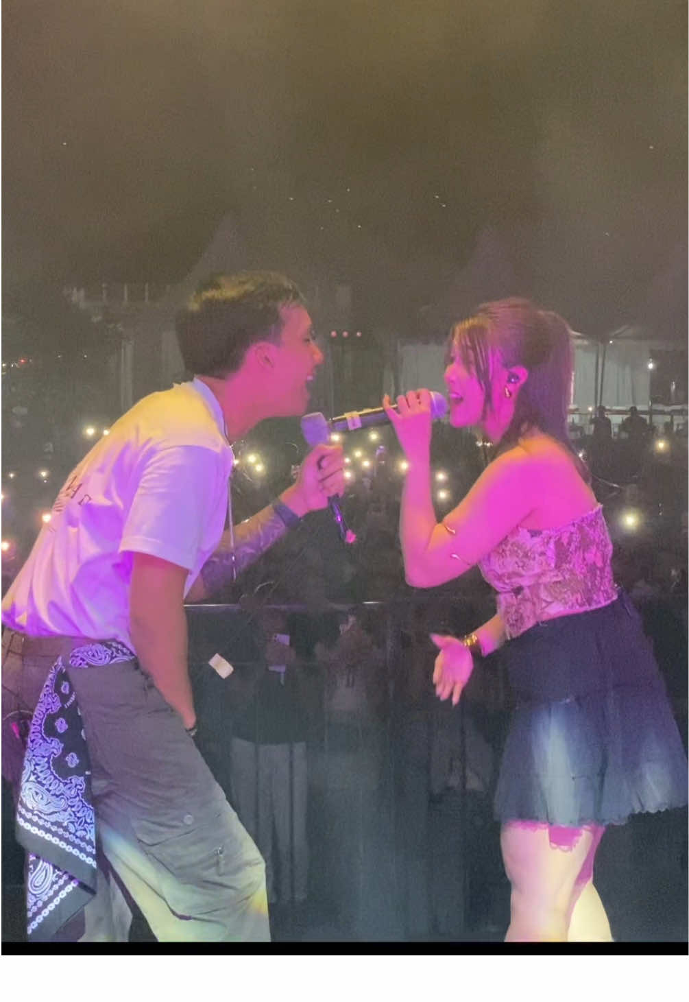 Suara mulus terjadi ketika ear monitor clear. Tapi kalau ear monitor kumat, jelas yang terjadi adalah suara yg tak tentu arah wkwkwkw Berharap tdk ada versi kumatnya lg 🙃🤣 @Dewa Gede Krisna @HarmoniA Bali 