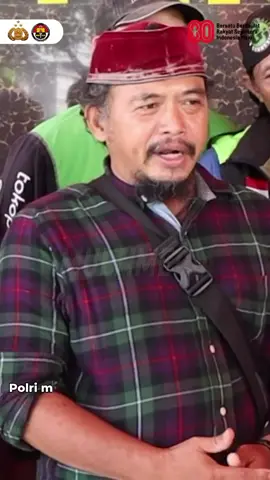 Polri melalui Pusdokkes Polri menerima Aliansi Pengemudi Ojek Online Bersatu saat menjenguk anggota Polri yang terluka akibat aksi anarkis dalam unjuk rasa 28 Agustus 2025 di Rumah Sakit Bhayangkara Tk. I Pusdokkes Polri, Kramat Jati, Jakarta, Senin (1/9). Doa dan dukungan kami untuk anggota Polri yang terluka. Karena damai itu indah, dan persatuan adalah kekuatan kita bersama. Mari Bersama Kita Ciptakan Suasana Sejuk Sampaikan Aspirasi dan #WujudkanIndonesiaDamai