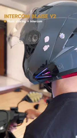 Rekomendasi intercom helm yang udah bisa music sharing + intercom’an, ini kan yang kalian cari selama ini🤩🤩 #rekomendasiintercom #intercomhelmmurah #blaisev2 #intercom #intercomhelm 