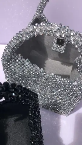 ĐÁ PHA LÊ 6mm CÁC CHỊ TRẢI NGHIỆM NHÉ🥰ưng màu khác ib em ✨hạt nhiều màu xinh lắm ạ❤️@ROUIE BY DungDang #handmade #tuiphalehandmade #crystalbag #tuiphale #crystal 