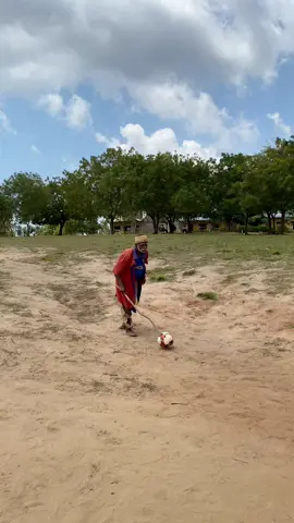 🤣🤣🤣#treanding #footballtiktok #viralvideos #comedia #funnytiktok @zeromind1 @Mr.pengo 