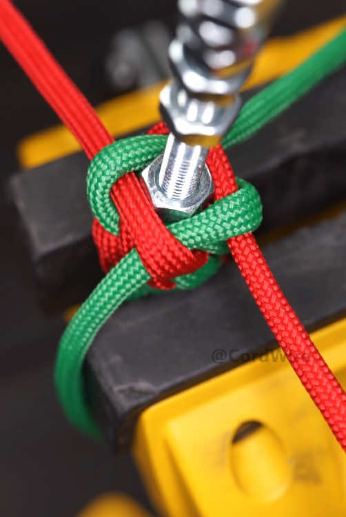 Hex Nuts Crown Sinnet paracord keychain #paracord #keychain #paracordcrafts 