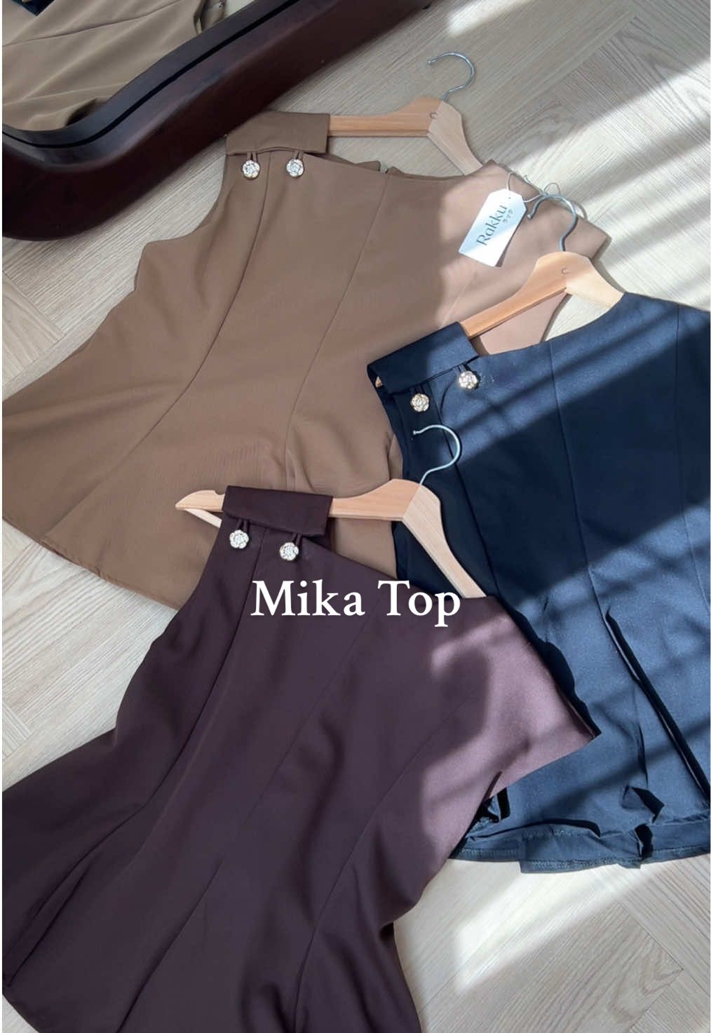 Tampil elegan dengan Mika Top✨ #OOTD #casuallook #elegantstyle #Rakku #RakkuFactory 