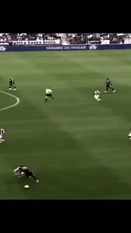 Robinho🐐. #robinho #skills #brazil🇧🇷 #footballedit #videoviral #africa #fyp 