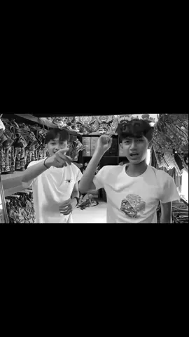 12.54 mengidolakan kalian adalah sebuah part kebahagiaanku saat ini, dan baik buruk kalian juga akan tetap menjadi idola favoritku hingga  detik ini 😻🫰🏻@kusumawara.offici55 