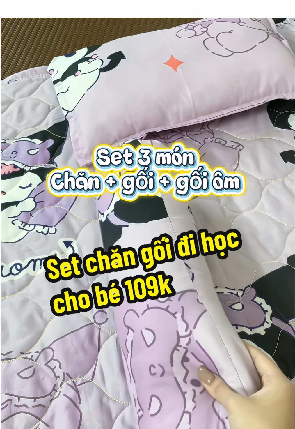 Bộ chăn gối cho bé đi học bán trú, chăn gối cho bé đi học mầm non, tiểu học okela lắm nè các mom! Mua ở nhà cho con nằm cùng bố mẹ cũng tiện lắm 🥰 #changoidihoc #changoichobe #changoichobedihoc #chăngagối #mechengvabothui 