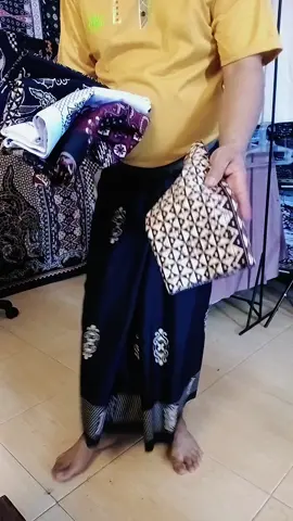 sarung batik 100 rb dapat 4 pcs motif terbaru sarung santri bahan adem nyaman sarung viral motif tembus bolak baliksarung batik gus iqdam #sarungbatik #creatorsearchinsights  #sarungpria #gajiansale #promoguncang99 