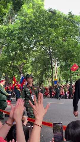 Các anh gấu nga dễ thương lắm luôn #a80 #dieubinh #quânđộinga #tràngthi #xuhuong 