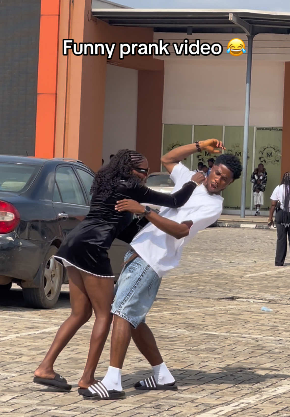 Funny hugging prank video 😂😂😂 #fyp #prankvideo #fypviralシ #explore #hankstobit 