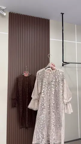 Ada yang belum lunya jenna??? Bisa beli tunik aja atau oneset ya